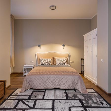 Enjoy Old Town Vibes In 1716 Laipu Residence With 4 Stylish Apartments And 1 Penthouse Riga Rom bilde