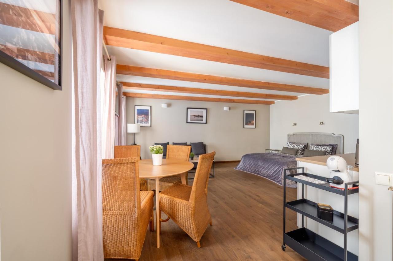 Enjoy Old Town Vibes In 1716 Laipu Residence With 4 Stylish Apartments And 1 Penthouse Riga Eksteriør bilde